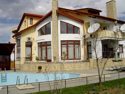 Vilă 8 camere 750 mp P+1+M