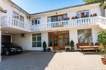 Vilă - 4 camere de vanzare LIBERTATII - Mures anunturi imobiliare Mures