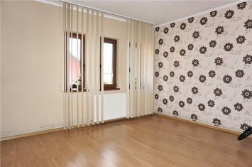 Vilă - 4 camere de inchiriat CENTRAL - Bistrita Nasaud anunturi imobiliare Bistrita Nasaud