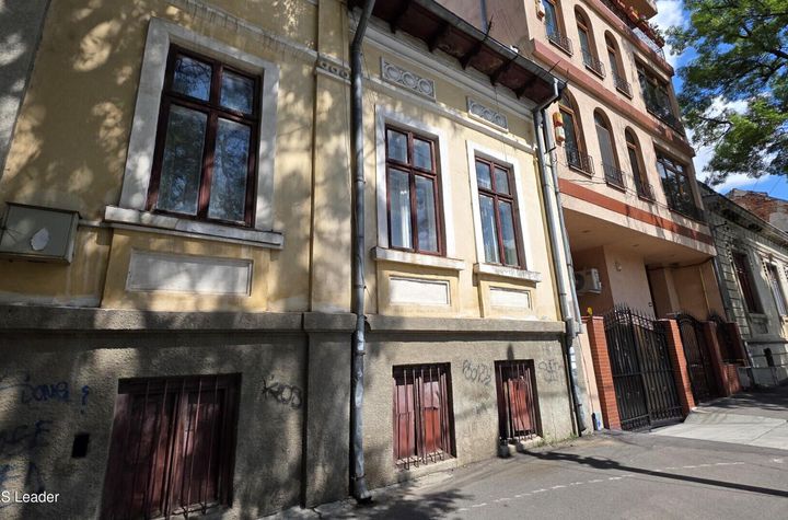 Uranus - O casă cu povești de scris, nu doar pereți de renovat! anunturi imobiliare Bucuresti