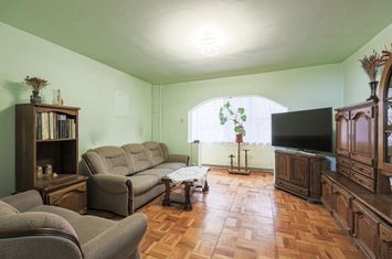 Apartament foarte spațios cu 5 camere la parter in Micalaca Comision 0 anunturi imobiliare Arad