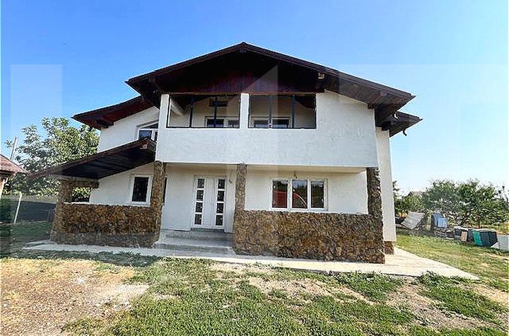 Casă - 7 camere de vanzare BOTOSANI - Botosani anunturi imobiliare Botosani