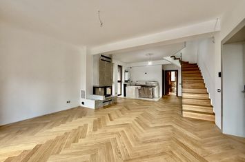 Apartament 4 camere de vanzare SINAIA - Prahova anunturi imobiliare Prahova