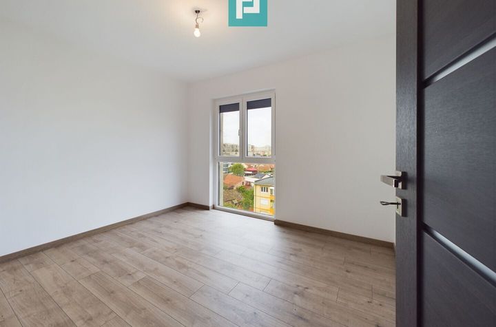 Apartament generos cu 1 camera, Bloc Nou anunturi imobiliare Arad