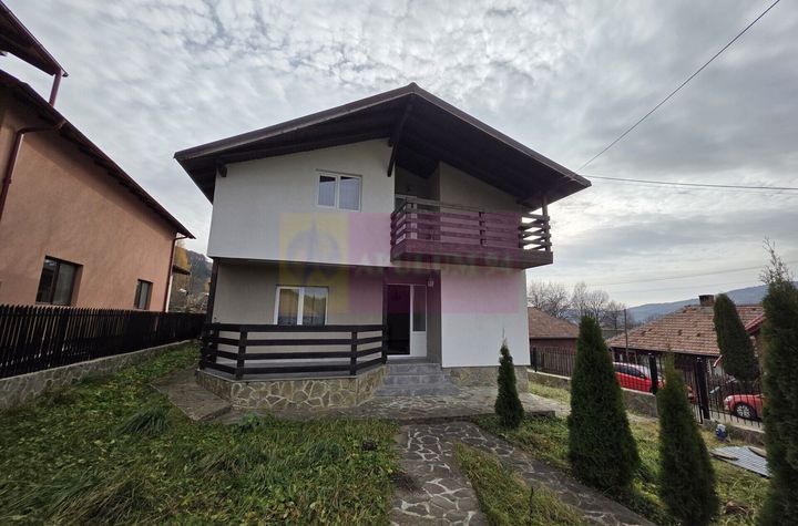 Vila de vacanta cu 4 camere de vanzare in Valea Doftanei anunturi imobiliare Prahova