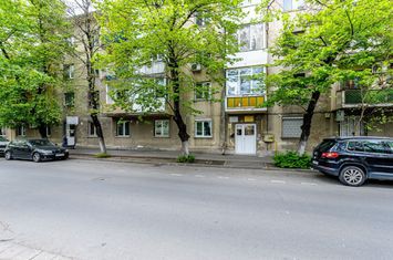 Apartament 3 camere de vanzare ULTRACENTRAL - Arad anunturi imobiliare Arad
