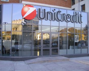 Unicredit Ţiriac Bank strânge deşeuri