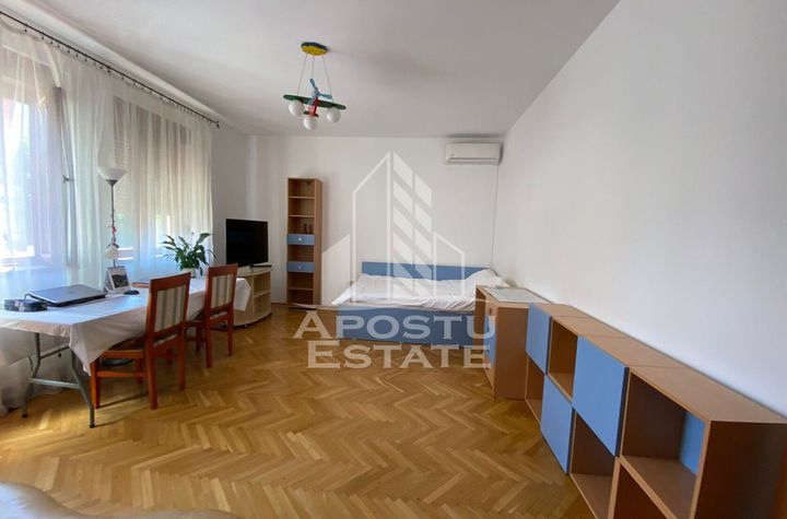 Apartament 4 camere, loc de parcare, zona Centrala anunturi imobiliare Timis