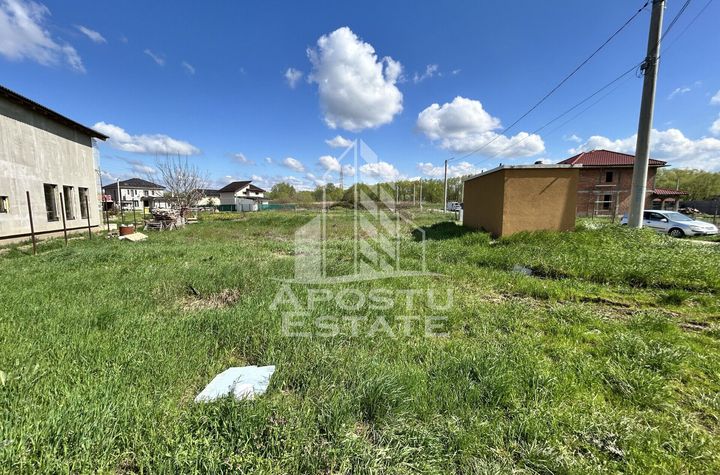 Teren 521 mp, zona in plina dezvoltare, case noi, utilitati, Ghiroda anunturi imobiliare Timis