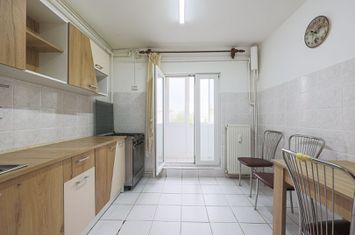 REZERVAT! Apartament 2 camere decomandat – Zona 300 - COMISION 0% anunturi imobiliare Arad