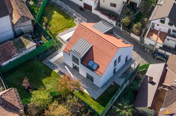 Casă - 6 camere de vanzare CENTRUL ISTORIC - Brasov anunturi imobiliare Brasov