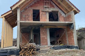 Casa la rosu, 800mp teren,  front 24, Jucu de Sus, comision 0 anunturi imobiliare Cluj