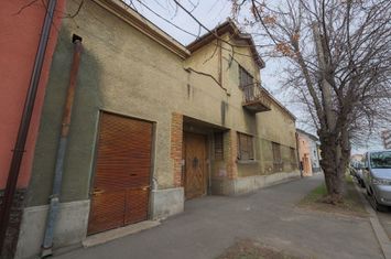 Casă Istorică Proiectată de Szantay Ludovic. anunturi imobiliare Arad