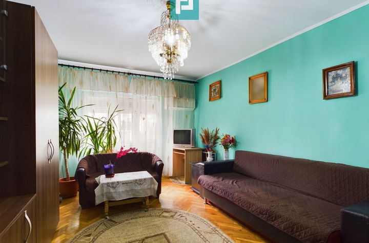 Apartament 2 camere decomandat - Confecții anunturi imobiliare Arad