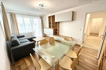 Apartament 3 camere de inchiriat TRACTORUL - Brasov anunturi imobiliare Brasov
