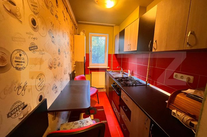 Apartament 3 camere de vanzare HUNEDOARA - Hunedoara anunturi imobiliare Hunedoara