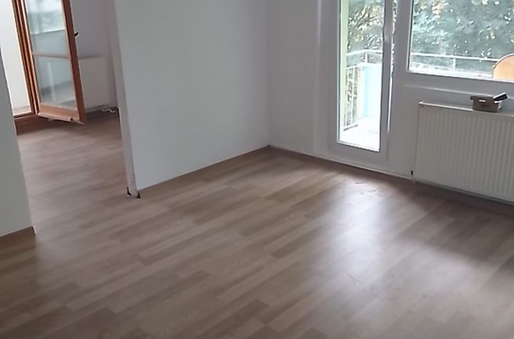 Apartament 3 camere de vanzare ASTRA - Brasov anunturi imobiliare Brasov
