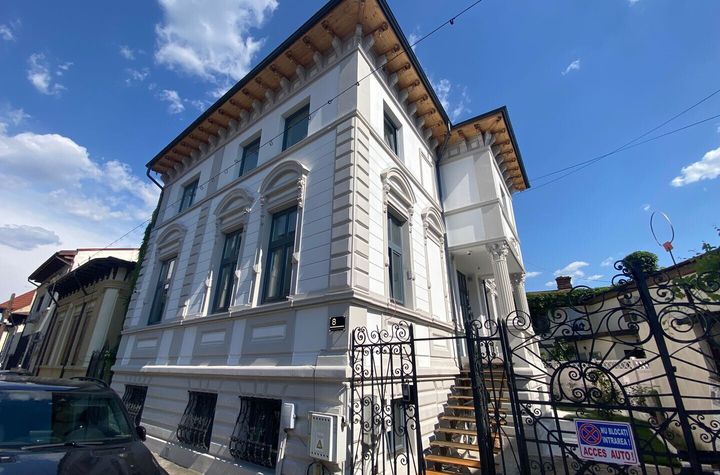 Vilă - 10 camere de vanzare P-TA VICTORIEI - Bucuresti anunturi imobiliare Bucuresti
