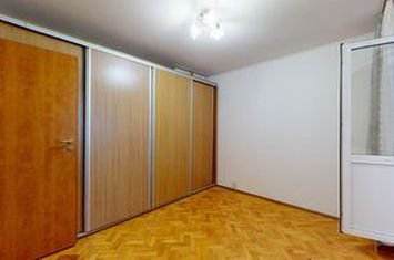 Apartament 3 camere bloc reabilitat Berceni - Emil Racovita anunturi imobiliare Bucuresti