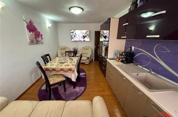 Apartament 3 camere de vanzare SUD - Vrancea anunturi imobiliare Vrancea