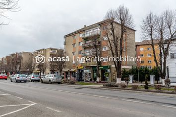Apartament spatios in centrul orasului Chisineu Cris anunturi imobiliare Arad