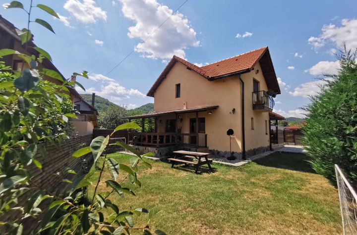 Vilă - 4 camere de vanzare VLADESTI - Valcea anunturi imobiliare Valcea