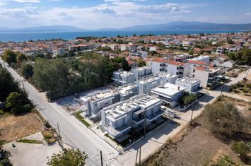 Apartament parter 35.85 mp — Paralia Ofriniou, 500 m de mare anunturi imobiliare Grecia