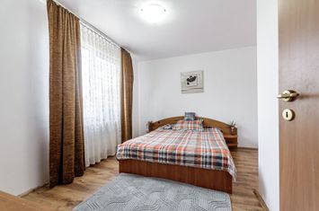 Casă 2008 - 6 camere - teren 1440 mp - Zadareni, Arad - COMISION 0% anunturi imobiliare Arad