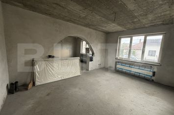 Vilă - 5 camere de vanzare SATU MARE - Satu Mare anunturi imobiliare Satu Mare