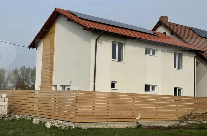 Vilă - 6 camere de vanzare SANLEANI - Arad anunturi imobiliare Arad
