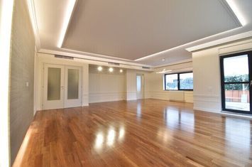 4-room apartment, with garden, complex with security, Dorobanti, acces subway anunturi imobiliare Bucuresti