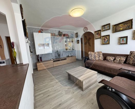 Apartament 3 camere Terezian, 58 mp