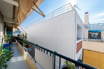 Apartament 3 camere, 120 mp, Kalamitsa, la 100 metri de mare anunturi imobiliare Grecia
