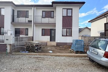 Vilă - 4 camere de vanzare UZINA 2 - Brasov anunturi imobiliare Brasov