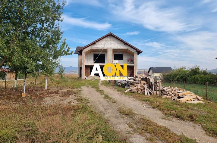 Casa la rosu,2100 mp teren,zona Micesti anunturi imobiliare Alba