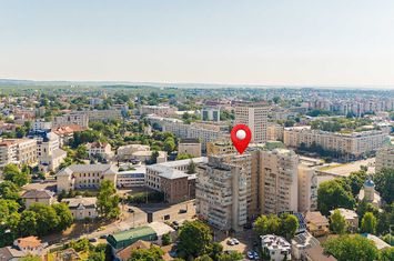 APARTAMENT  CU 3 CAMERE,  IN INIMA ORASULUI, LICEUL NATIONAL anunturi imobiliare Iasi