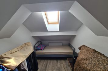 Apartament 4 camere de vanzare SARARI - Dolj anunturi imobiliare Dolj