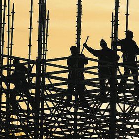 Declinul din constructii va continua si in primul semestru