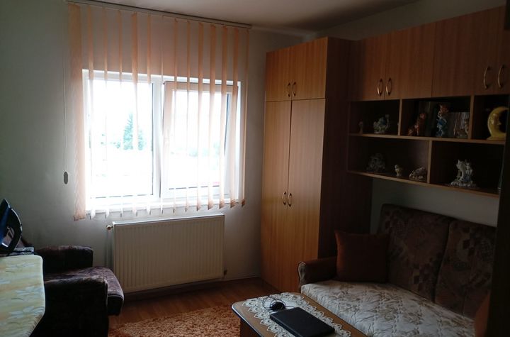 Apartament 3 camere de vanzare CAMPIA TURZII - Cluj anunturi imobiliare Cluj