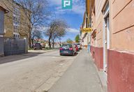 300 €, Spațiu comercial