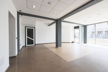 De inchiriat spatiu comercial cu vitrina in Gradiste anunturi imobiliare Arad
