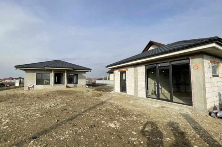 Casă - 5 camere de vanzare VOLOVAT - Suceava anunturi imobiliare Suceava