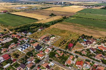 Loc de casă de 929 mp în Poltura Arad anunturi imobiliare Arad