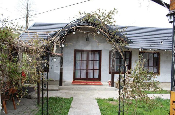 Casă - 7 camere de vanzare SUCEAVA - Suceava anunturi imobiliare Suceava