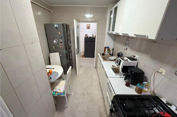 Apartament 4 camere de vanzare CENTRAL - Vrancea anunturi imobiliare Vrancea