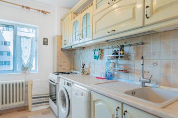 Apartament 3 camere de vanzare IASI - Iasi anunturi imobiliare Iasi