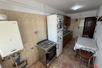 Apartament 3 camere de vanzare ULTRACENTRAL - Vrancea anunturi imobiliare Vrancea