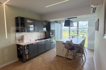 Apartament 3 camere de vanzare SUCEAVA - Suceava anunturi imobiliare Suceava