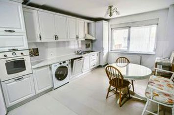 Apartament 3 camere de vanzare CETATE - Alba anunturi imobiliare Alba