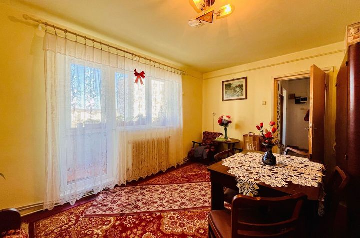 Apartament cu 4 camere, decomandat, panorama- Primaverii- Manastur anunturi imobiliare Cluj